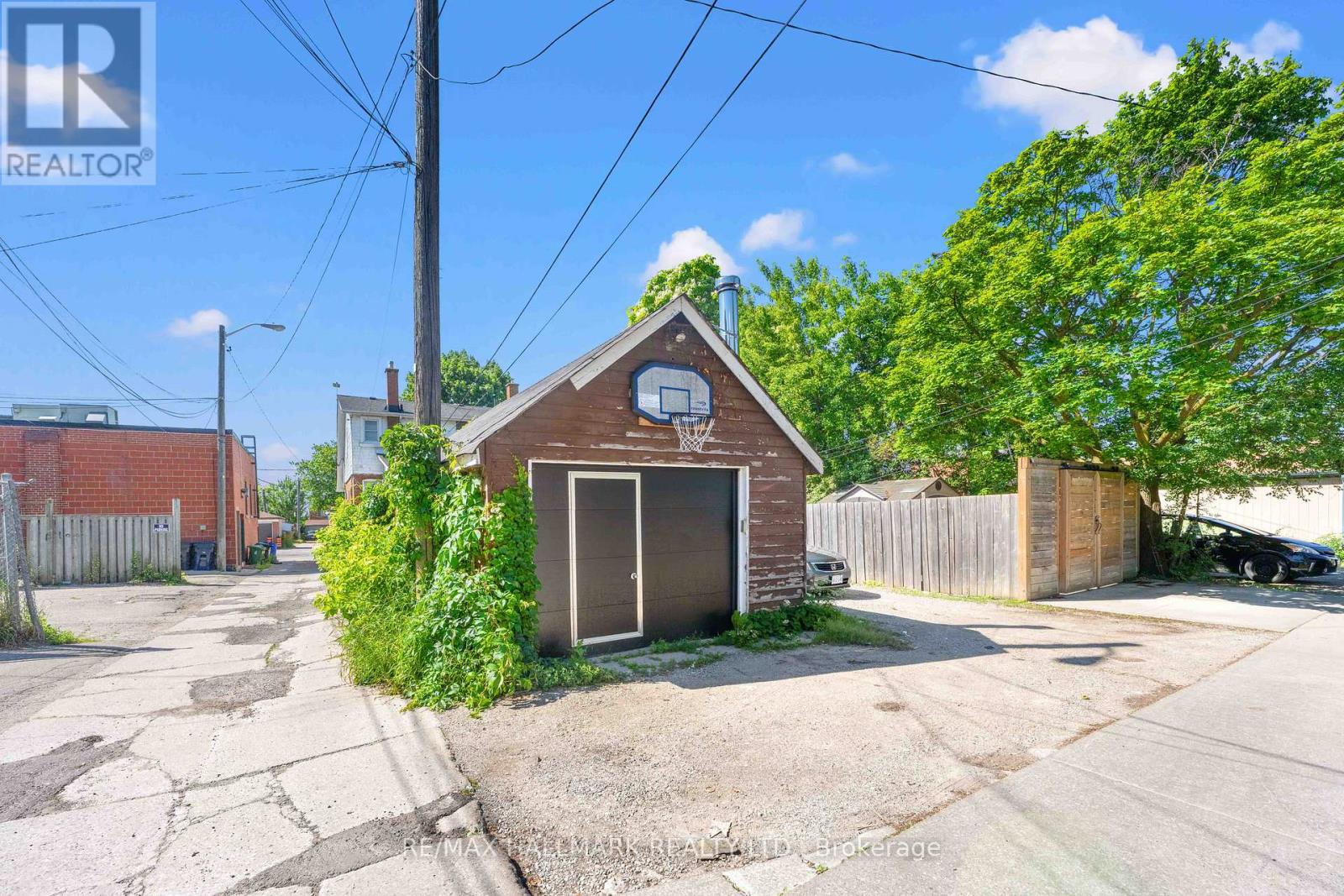 2 Amherst Avenue Property Photo 34
