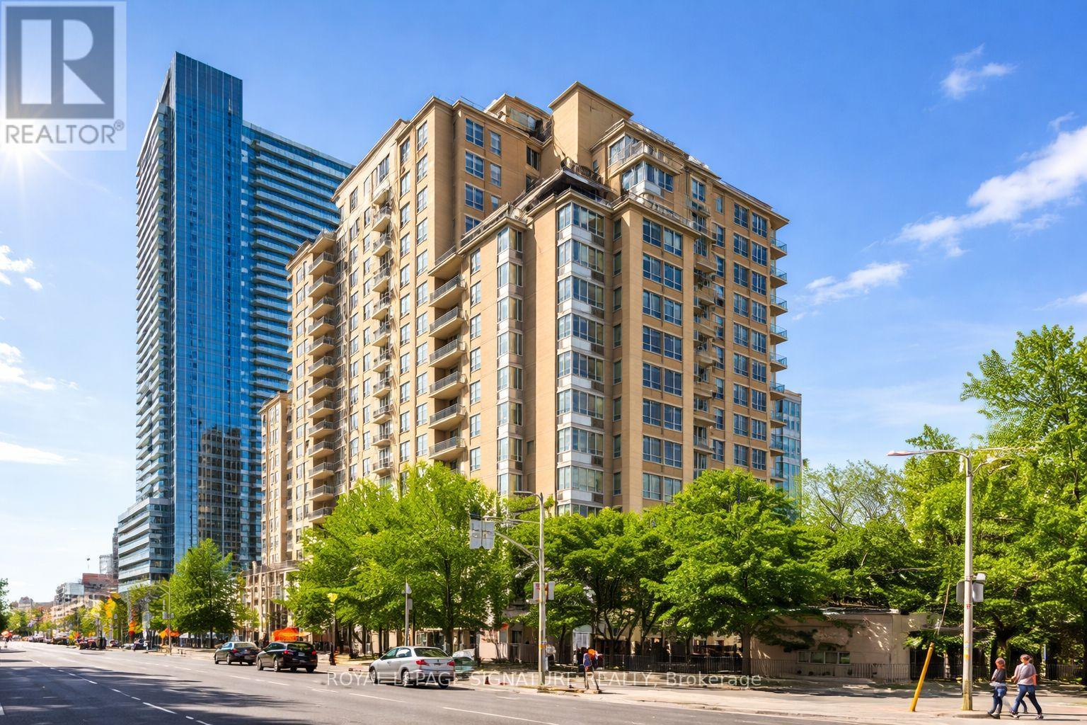 813 - 123 EGLINTON AVENUE E Property Photo 1