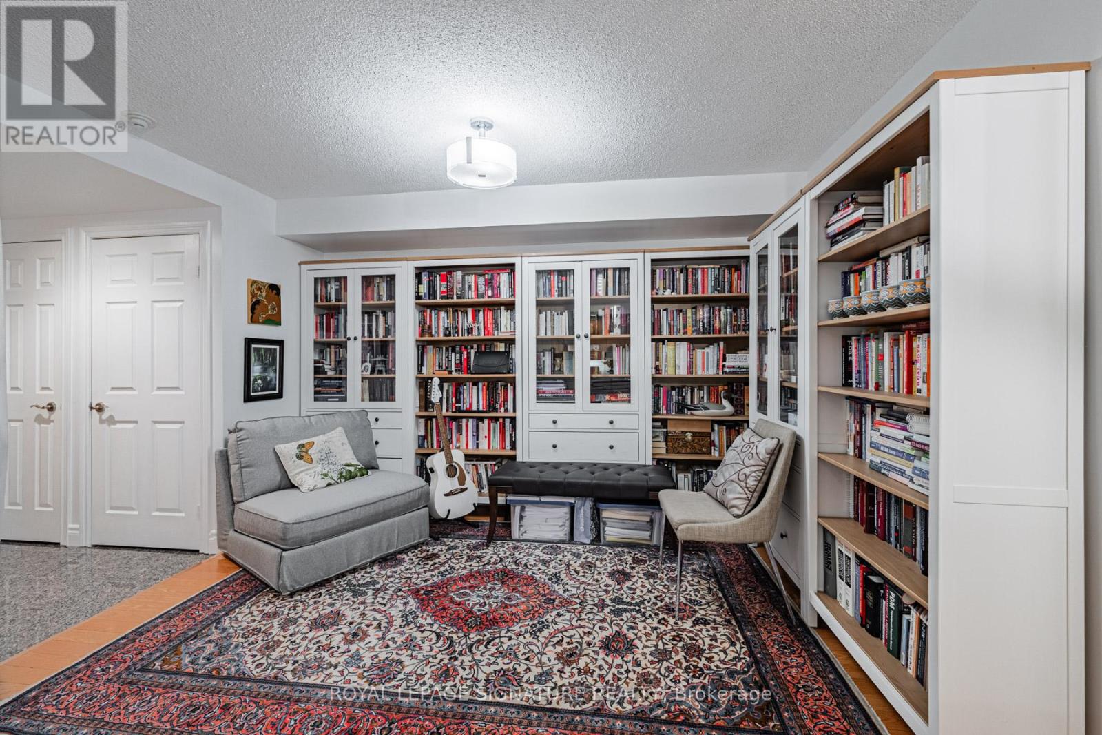 813 - 123 Eglinton Avenue E Property Photo 6