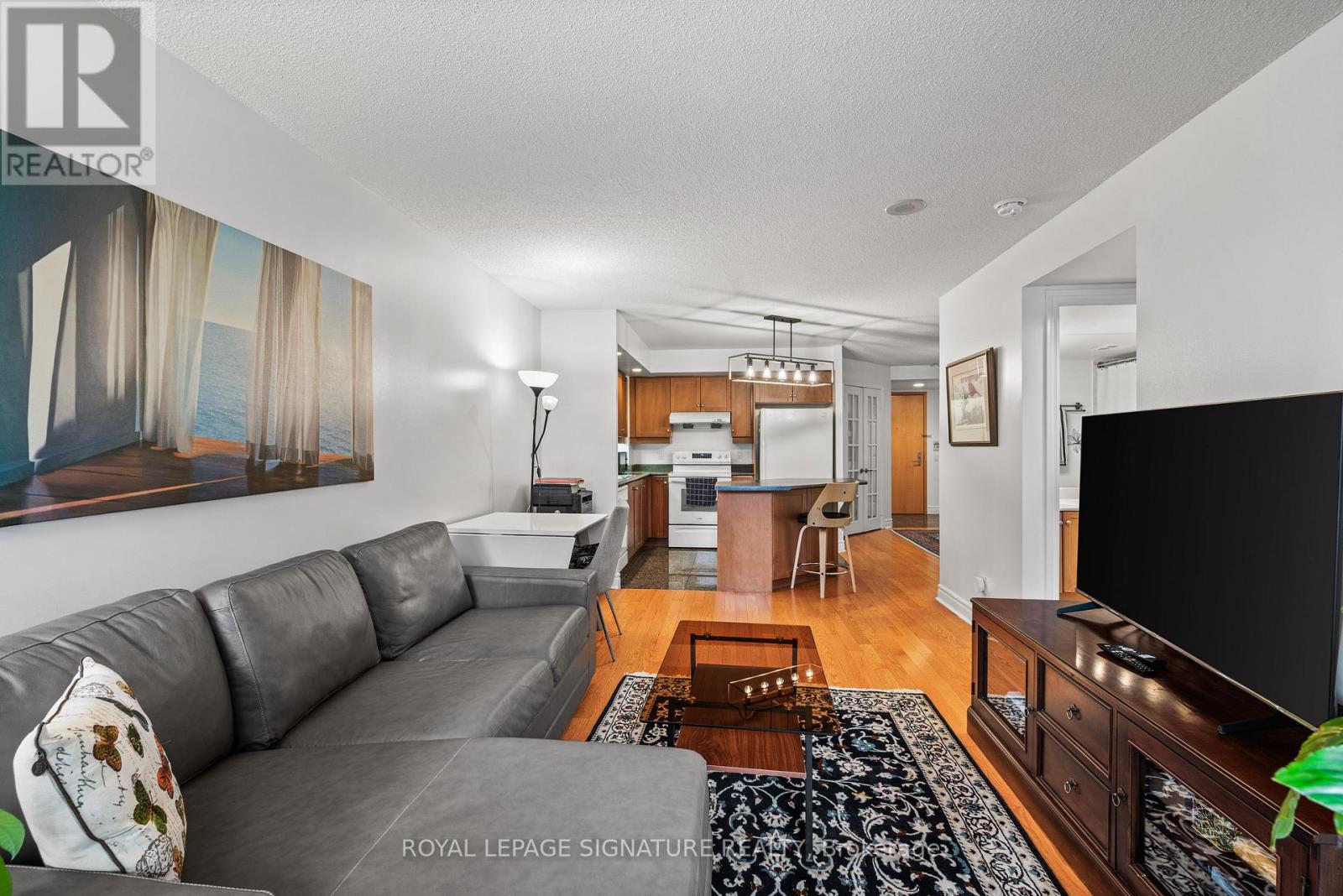 813 - 123 Eglinton Avenue E Property Photo 18