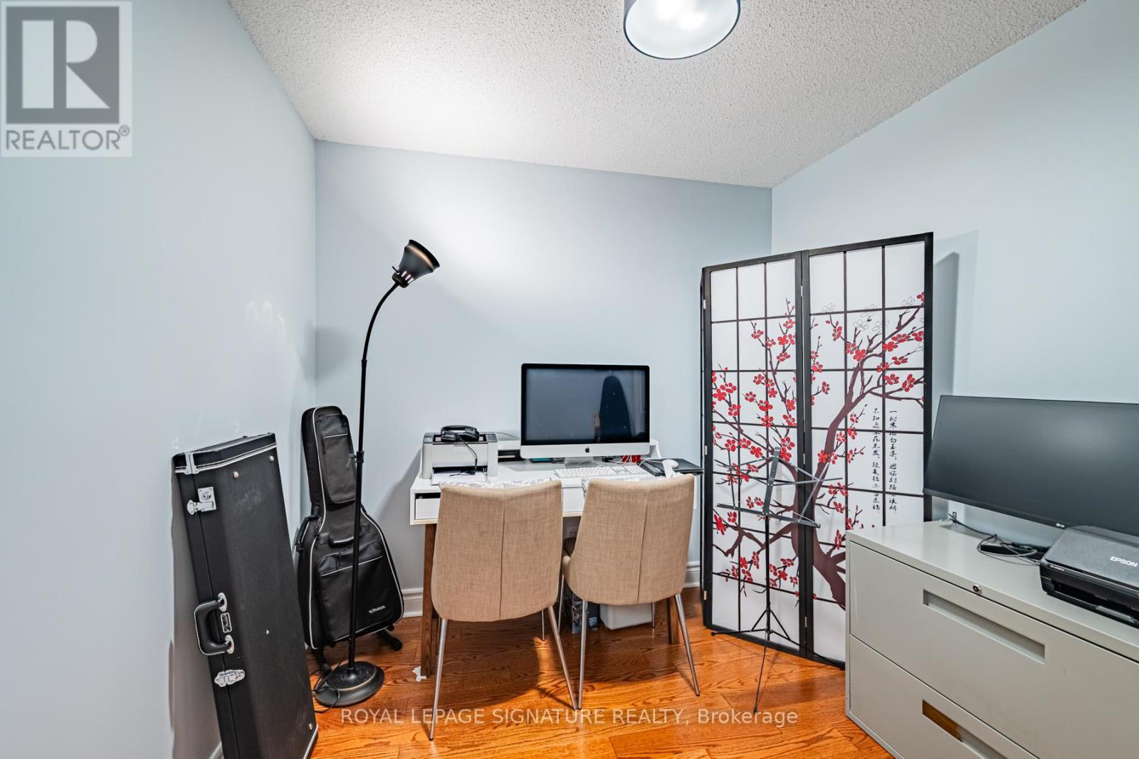 813 - 123 Eglinton Avenue E Property Photo 23