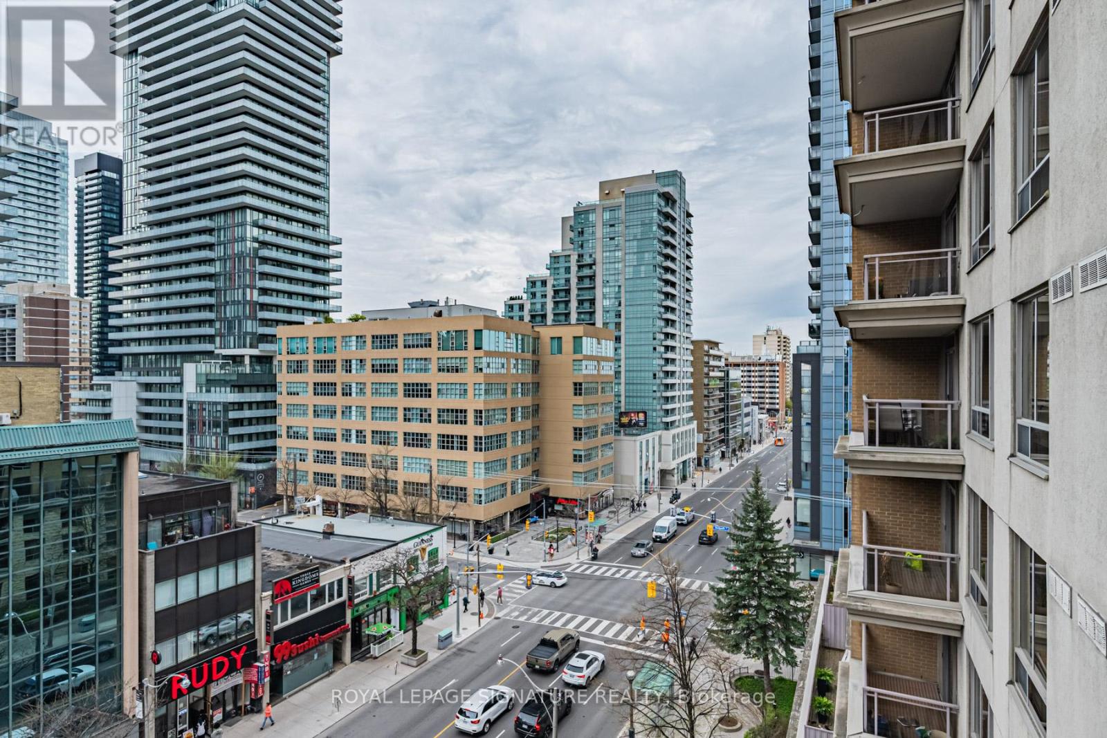 813 - 123 Eglinton Avenue E Property Photo 28