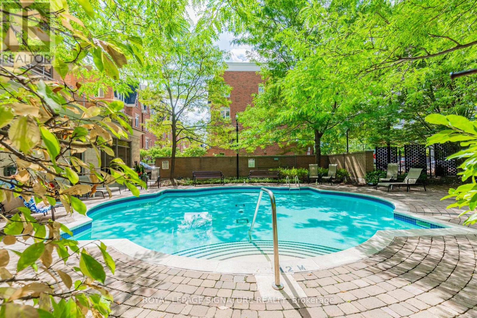 813 - 123 Eglinton Avenue E Property Photo 31