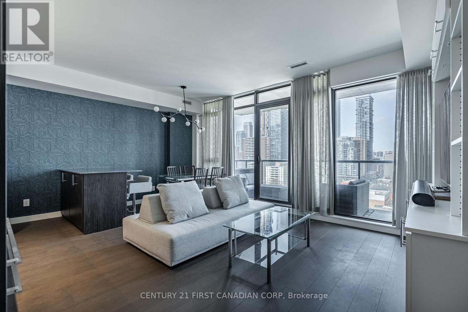 1405 - 81 Wellesley Street E Property Photo 2