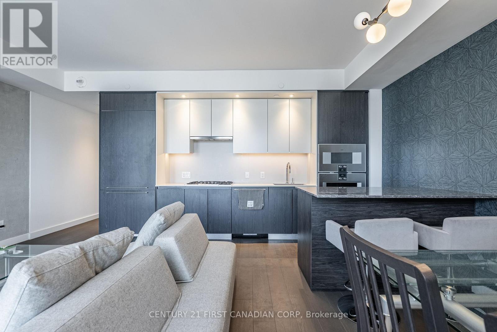 1405 - 81 Wellesley Street E Property Photo 3