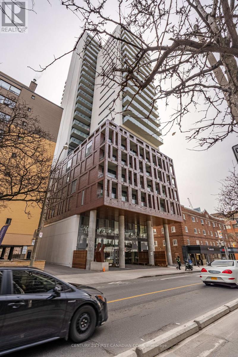 1405 - 81 Wellesley Street E Property Photo 6