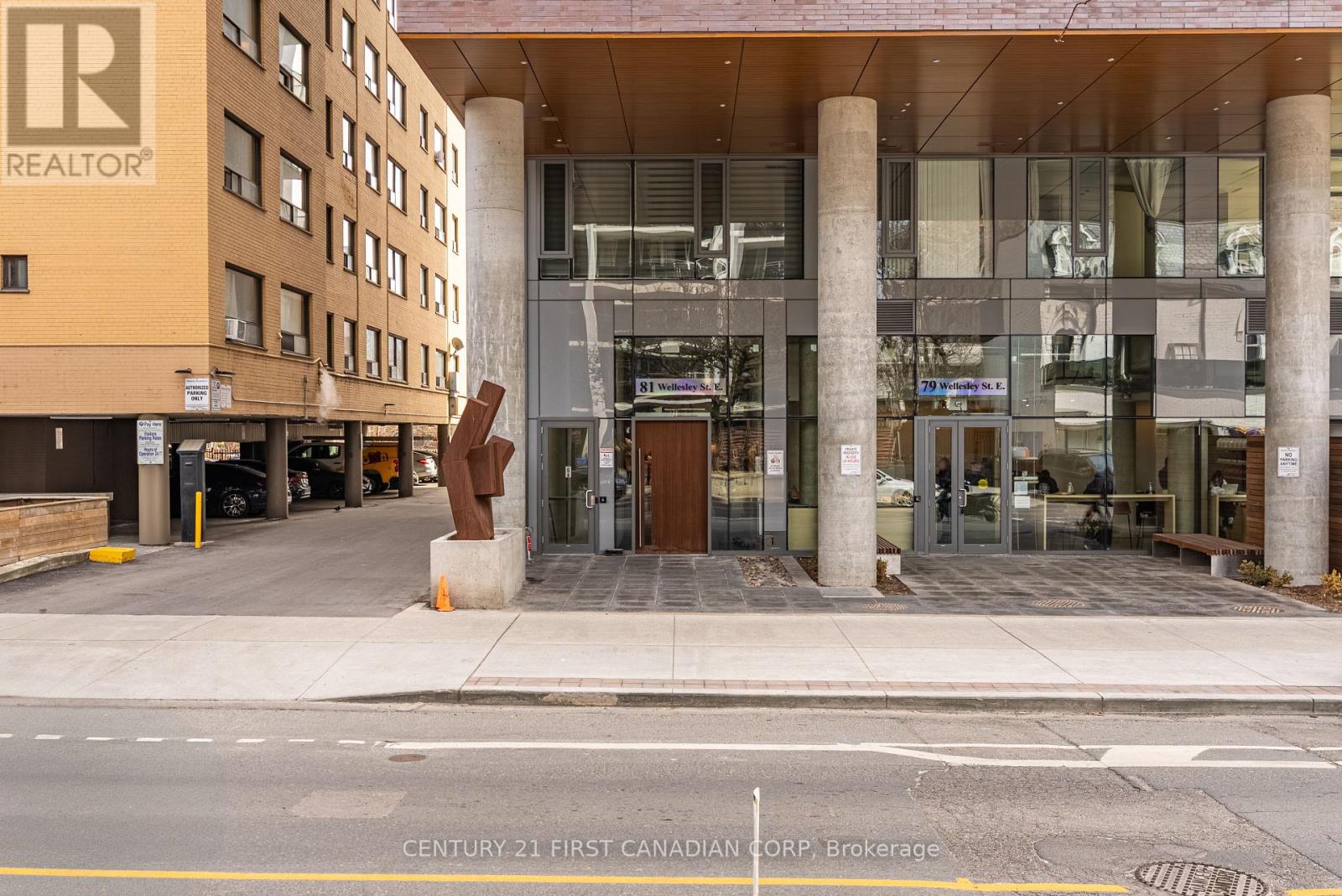 1405 - 81 Wellesley Street E Property Photo 7