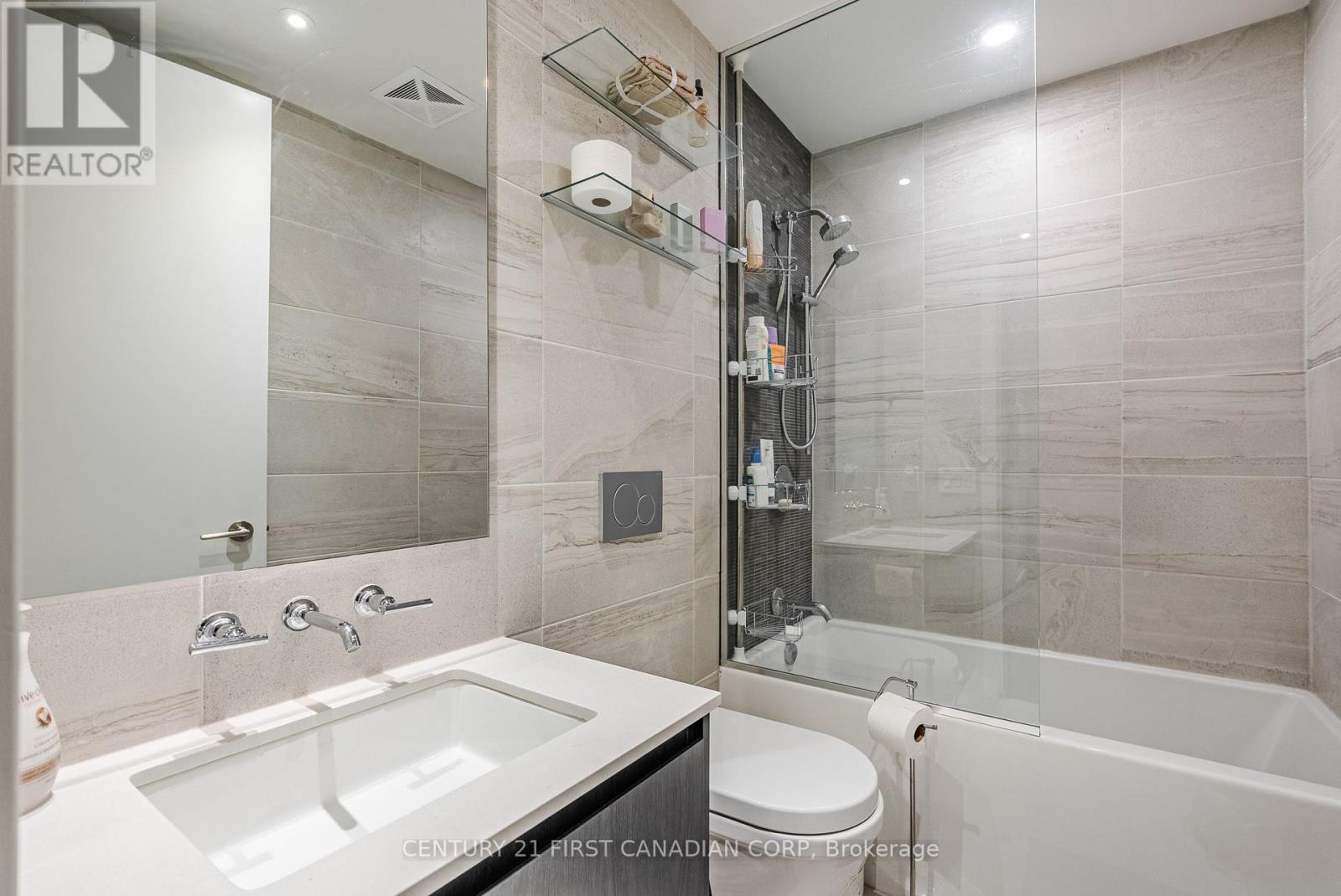 1405 - 81 Wellesley Street E Property Photo 8