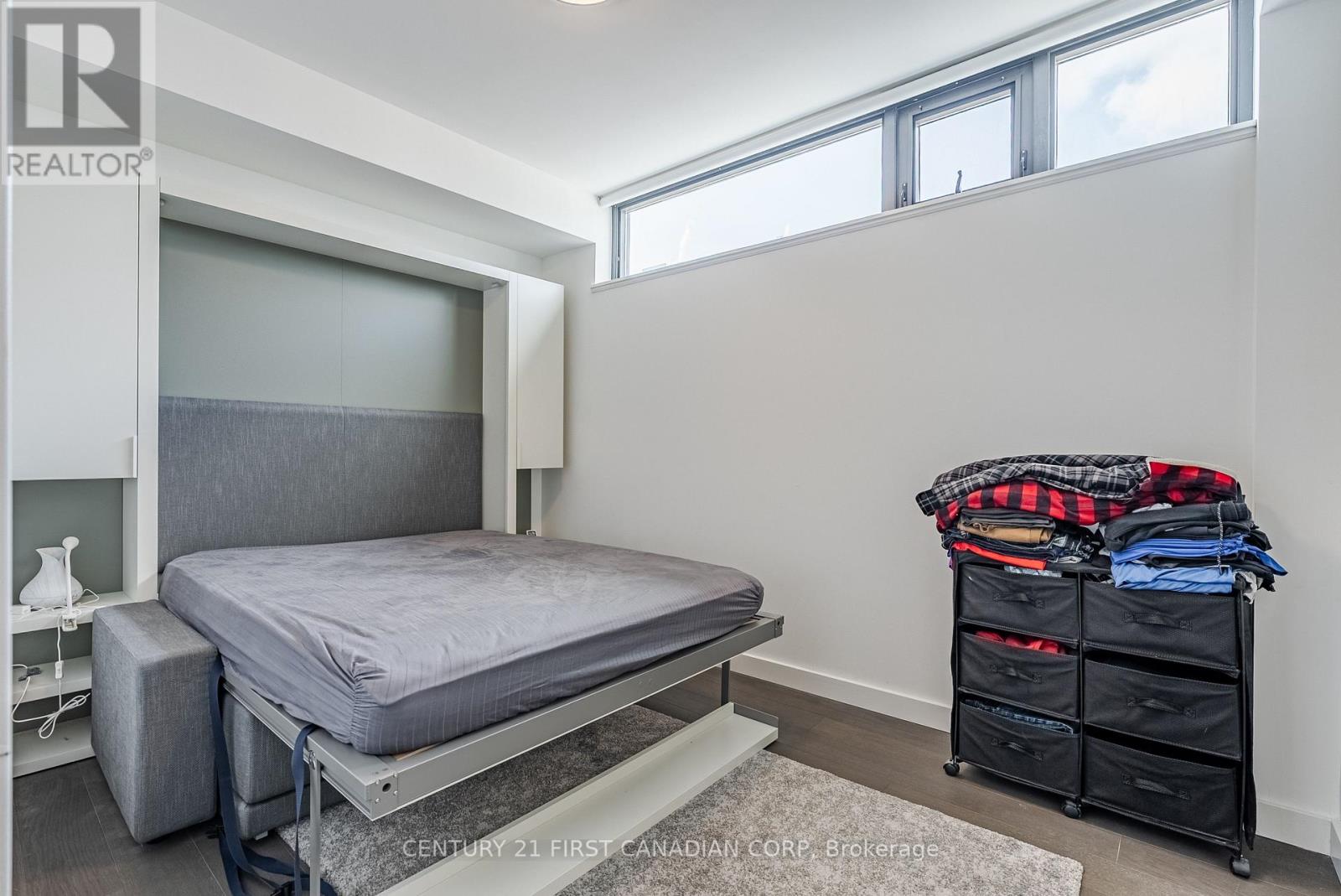 1405 - 81 Wellesley Street E Property Photo 10
