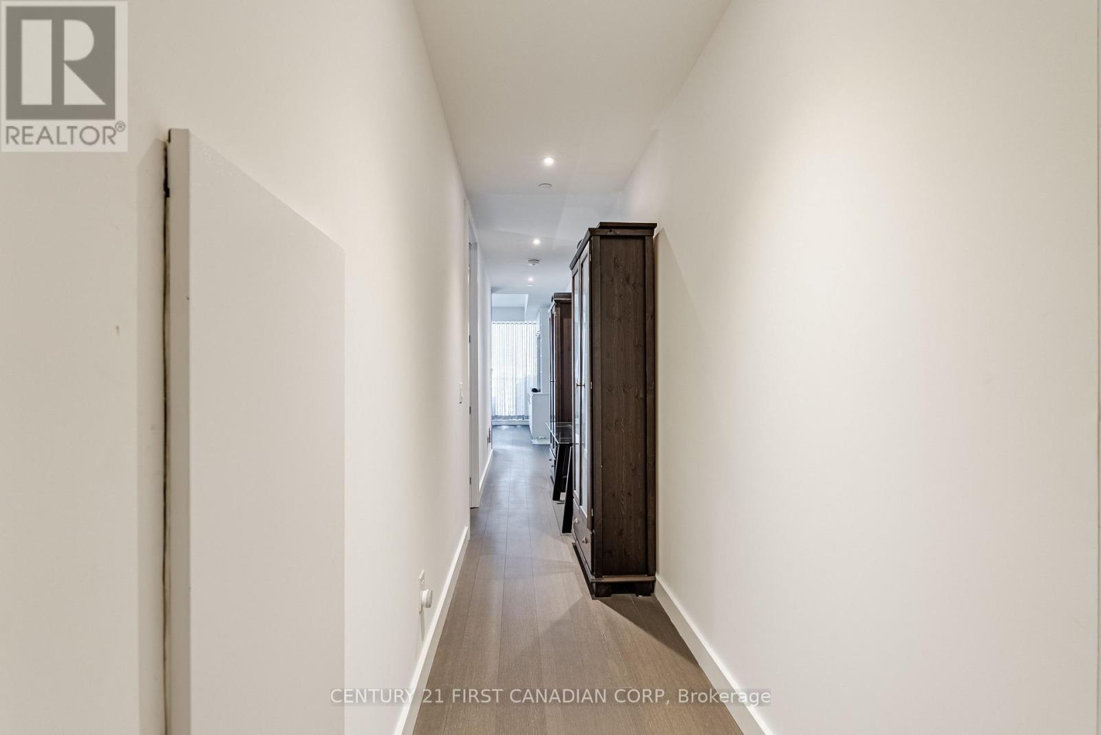 1405 - 81 Wellesley Street E Property Photo 14