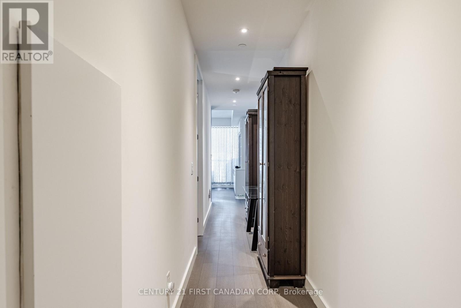 1405 - 81 Wellesley Street E Property Photo 15