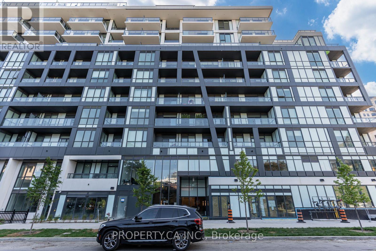 106 - 6 GREENBRIAR ROAD Property Photo 1