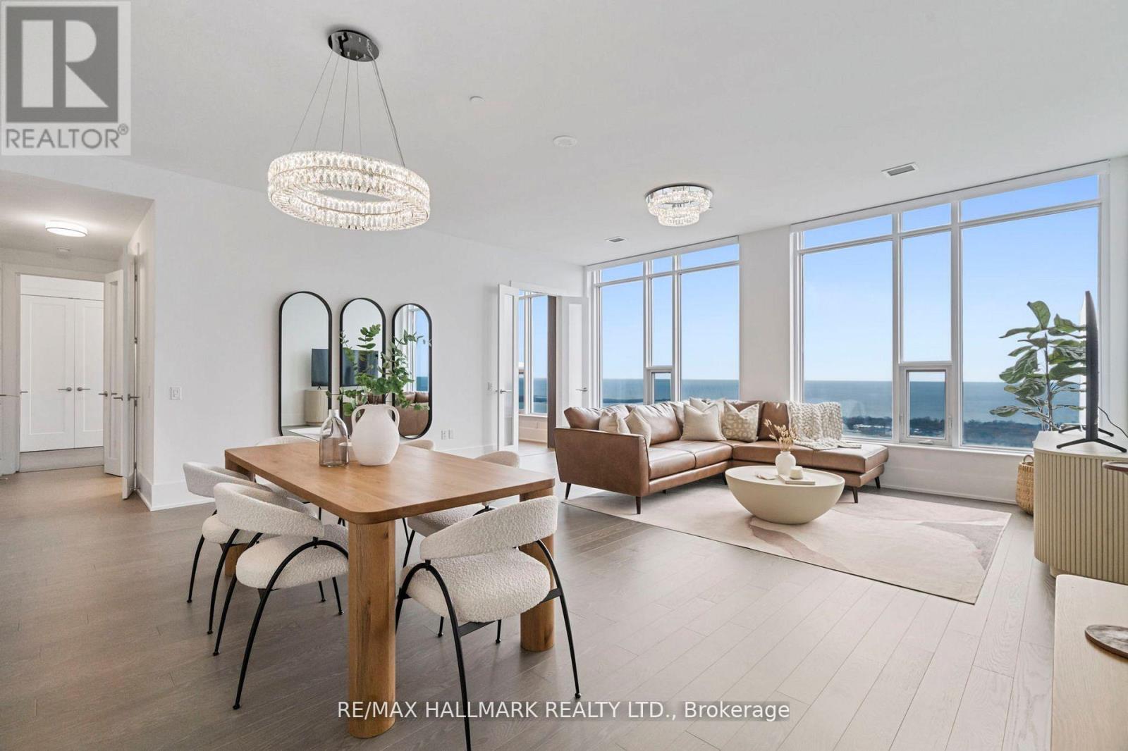 6805 - 10 York Street Property Photo 1