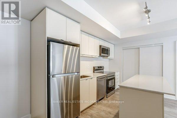 111 - 39 FARMSTEAD ROAD