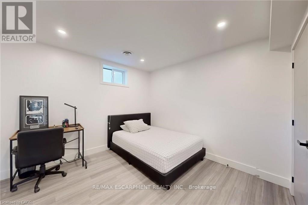 28 Dunsmore Gardens Property Photo 46