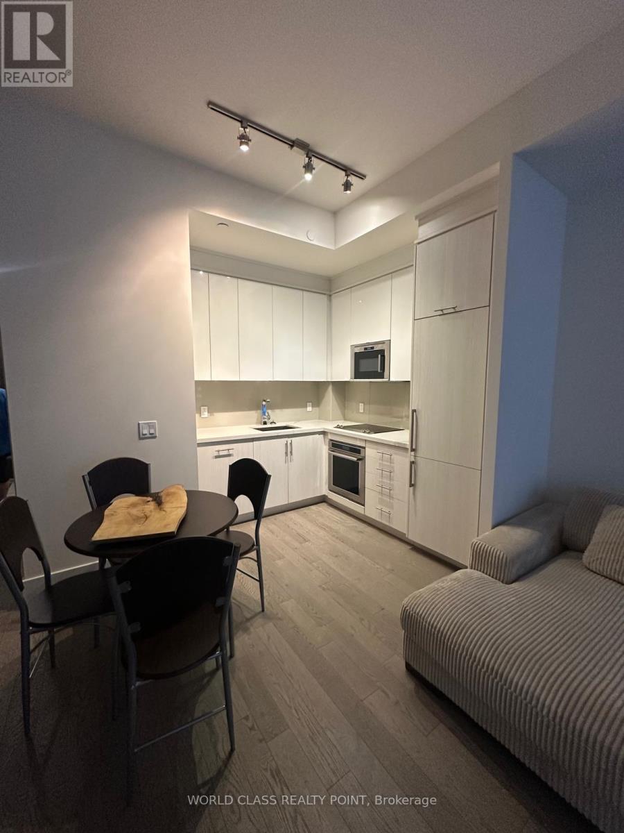 2809 - 330 Richmond Street W Property Photo 2