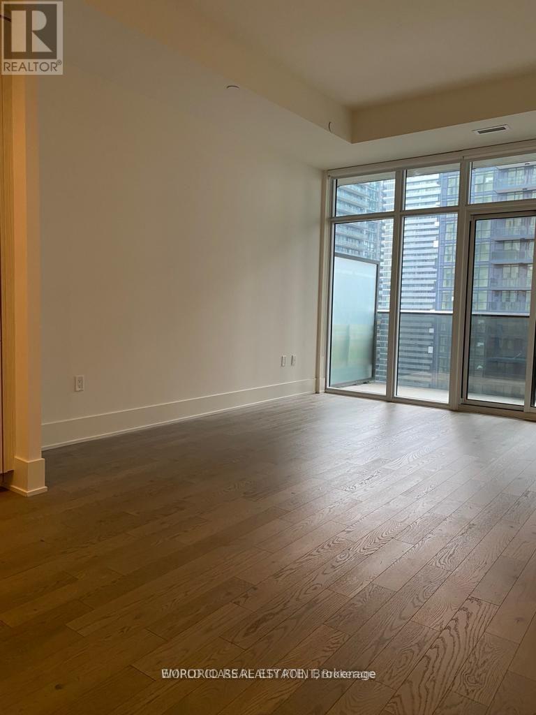2809 - 330 Richmond Street W Property Photo 7
