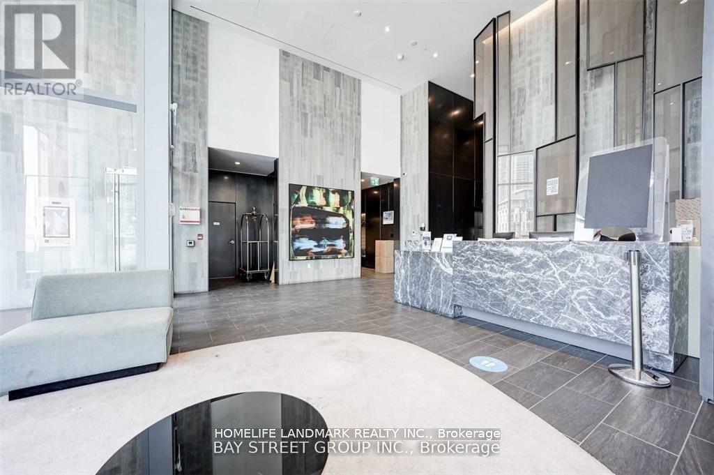 1113 - 27 Bathurst Street Property Photo 2