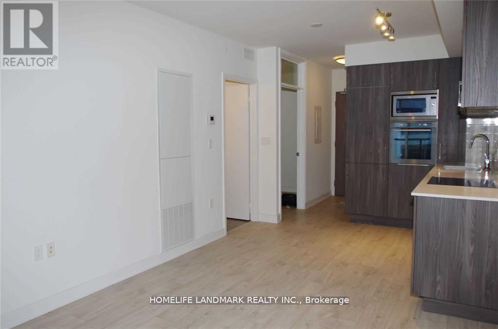 1113 - 27 Bathurst Street Property Photo 10