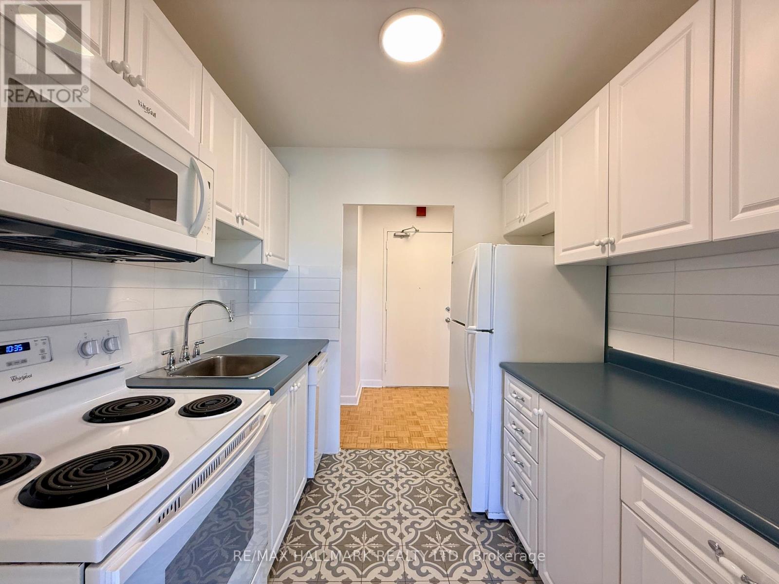 301 - 30 Upper Canada Drive Property Photo 6