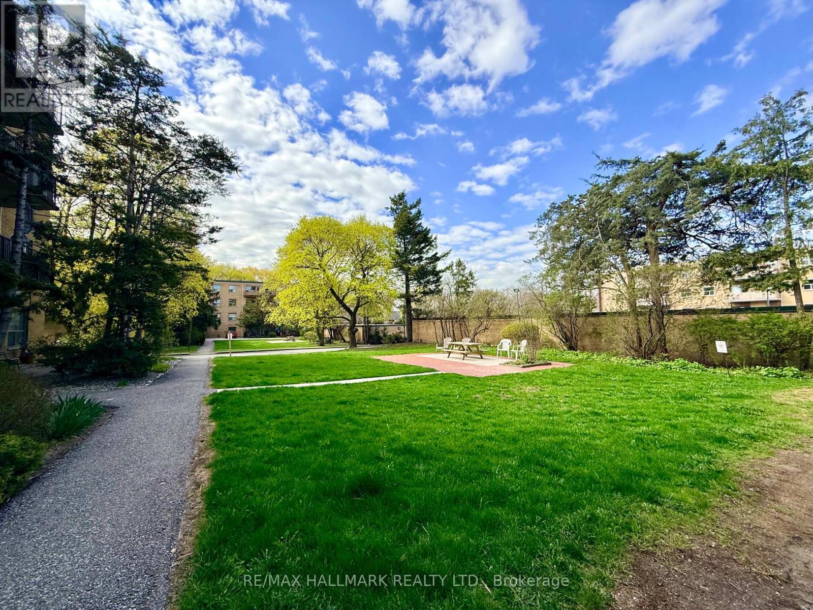 301 - 30 Upper Canada Drive Property Photo 17