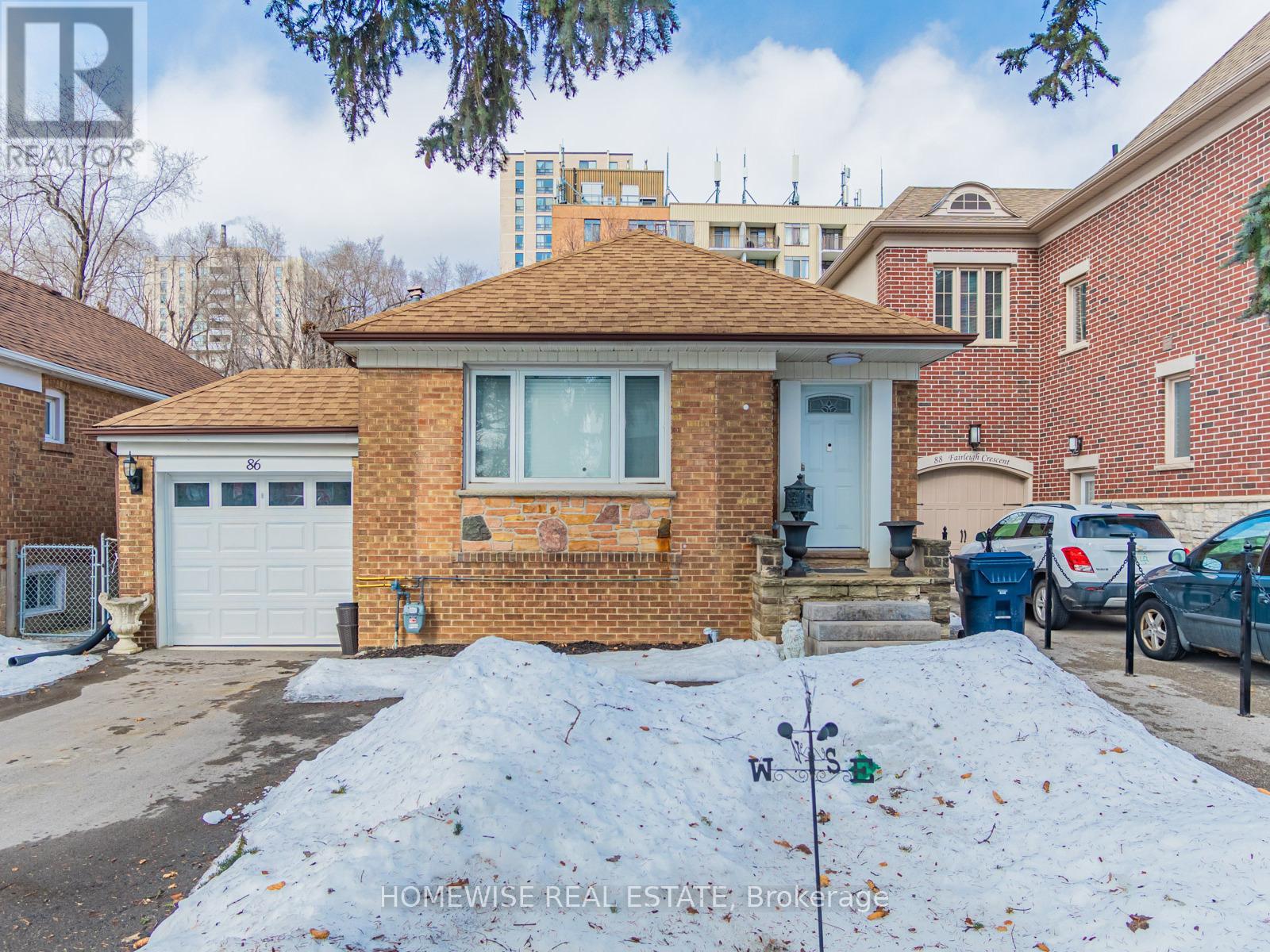 86 Fairleigh Crescent Property Photo 1