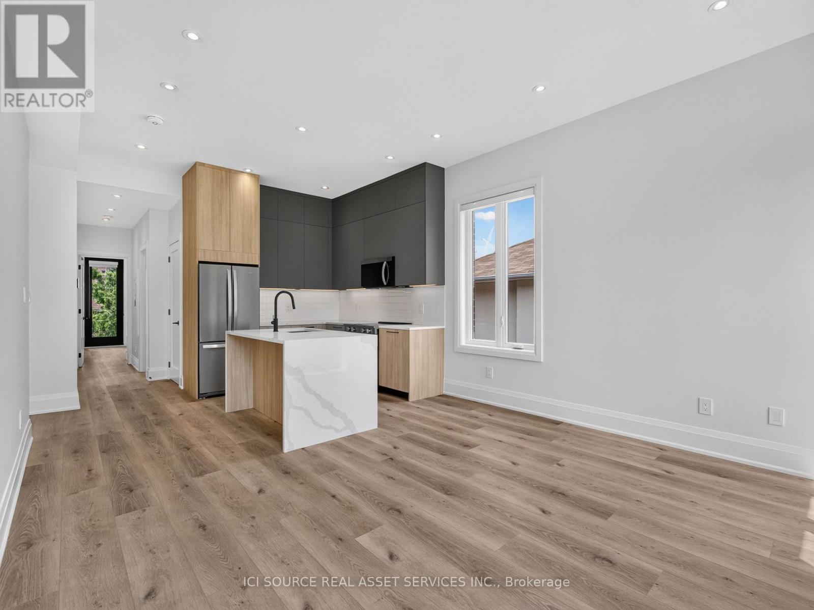 UNIT 2 - 28 NORCROSS ROAD
