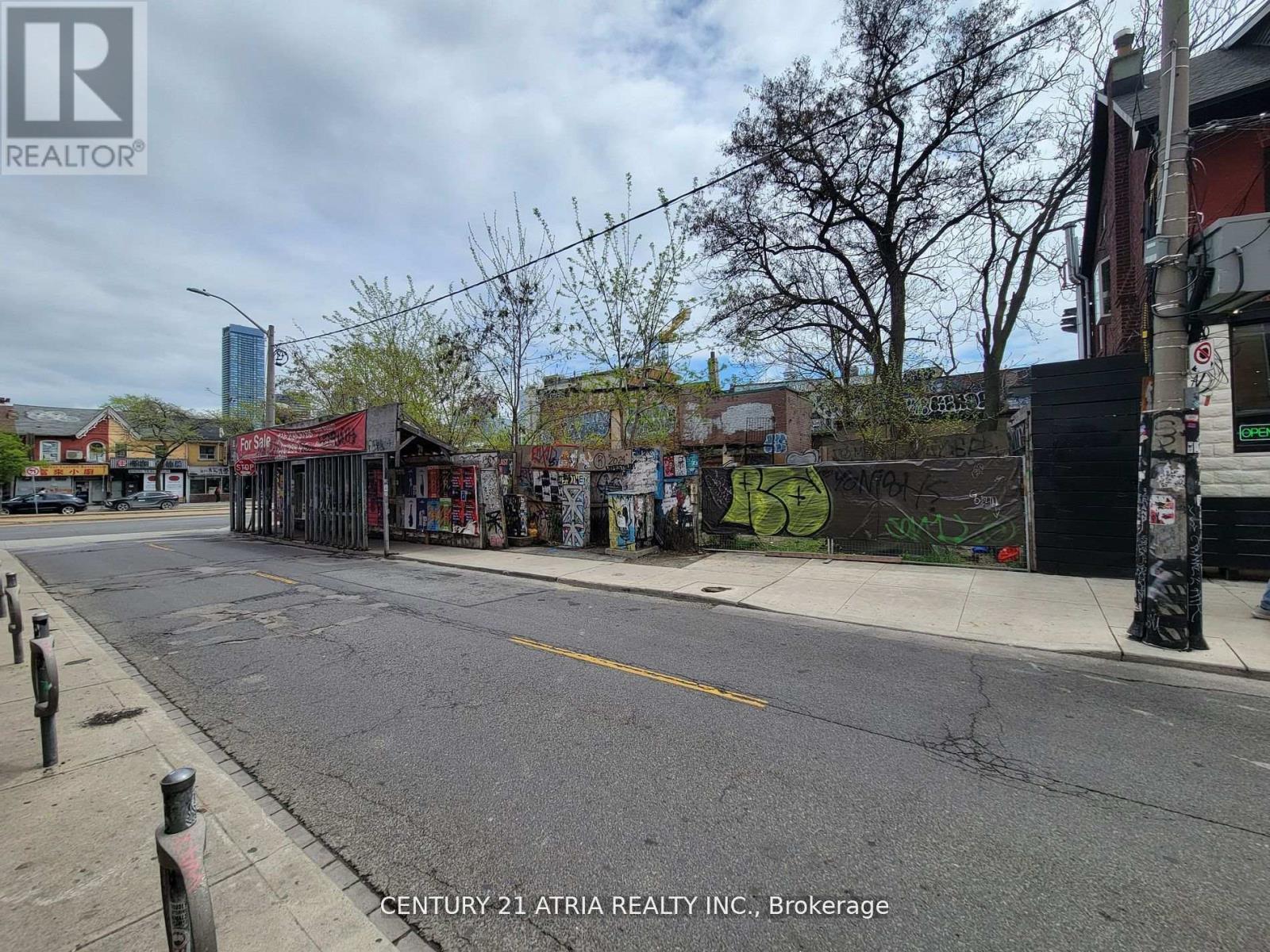 374 Spadina Avenue Property Photo 6