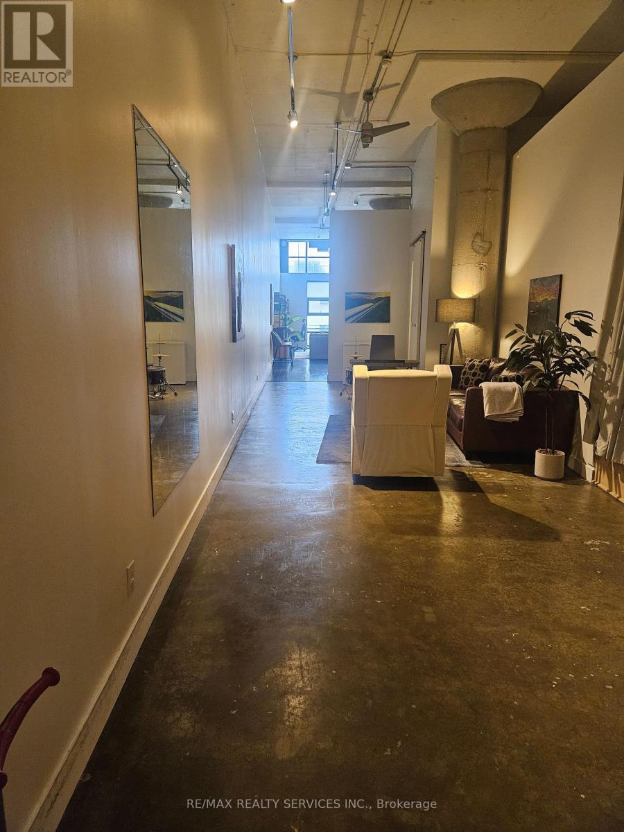 406 - 90 Sumach Street Property Photo 3