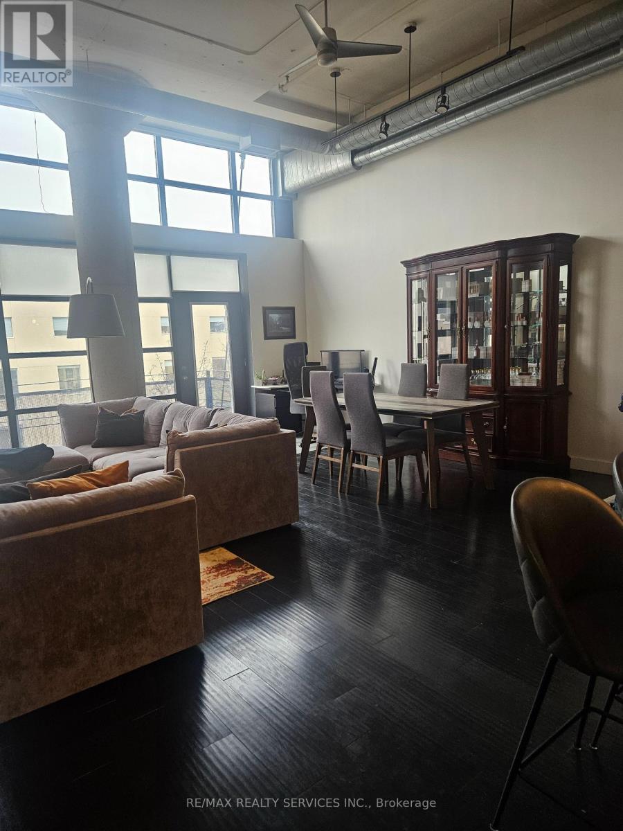 406 - 90 Sumach Street Property Photo 6