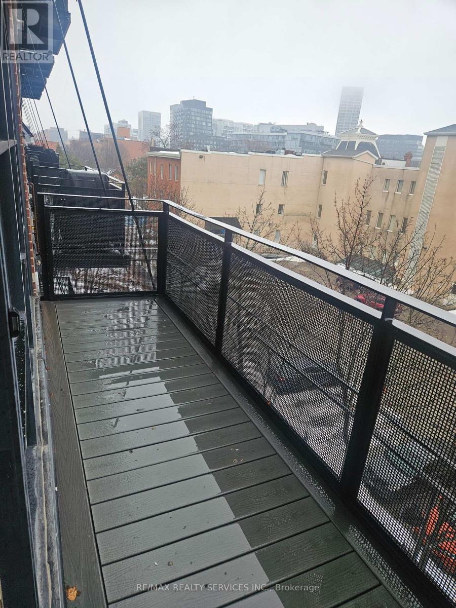 406 - 90 Sumach Street Property Photo 12