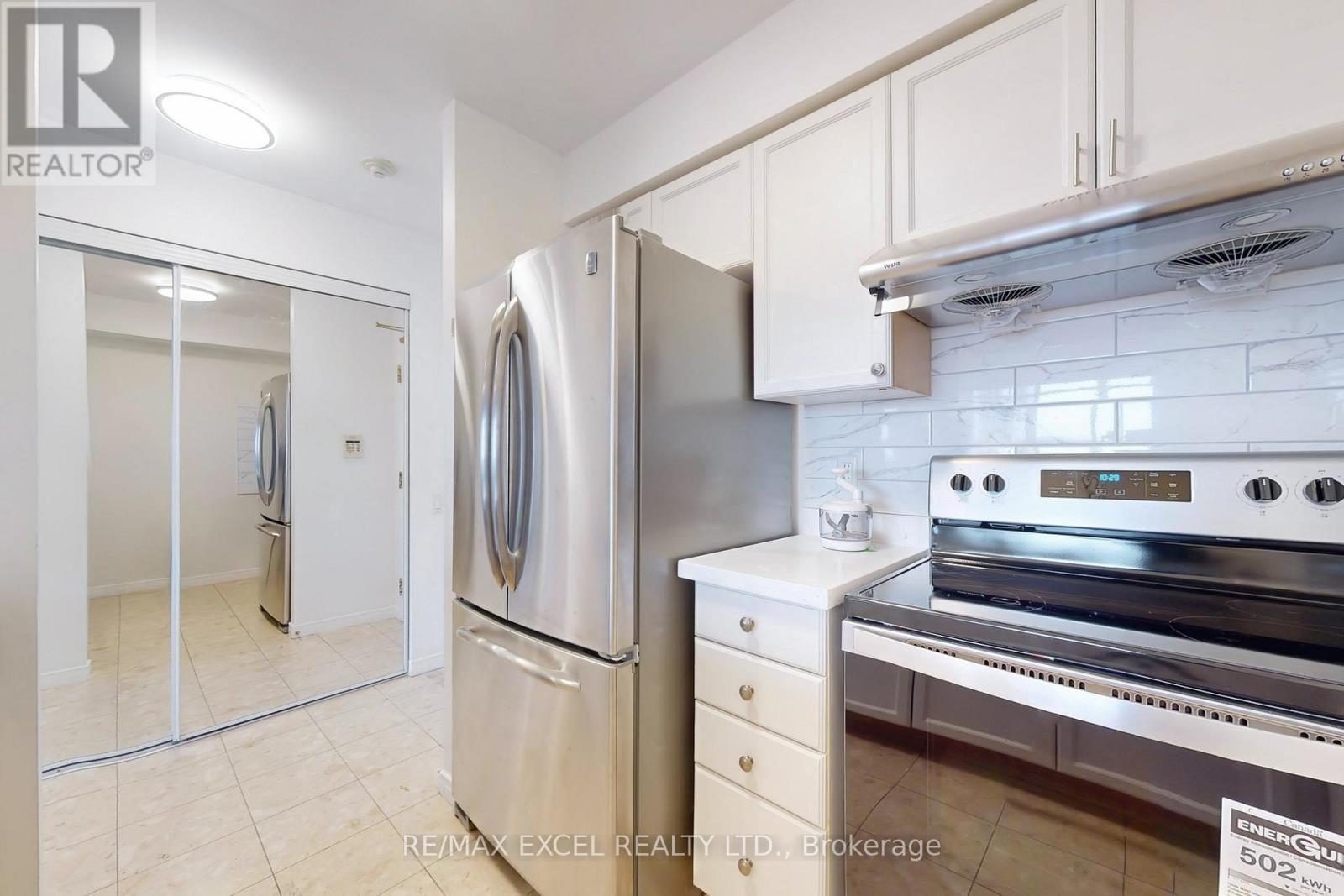 2302 - 8 Hillcrest Avenue Property Photo 25