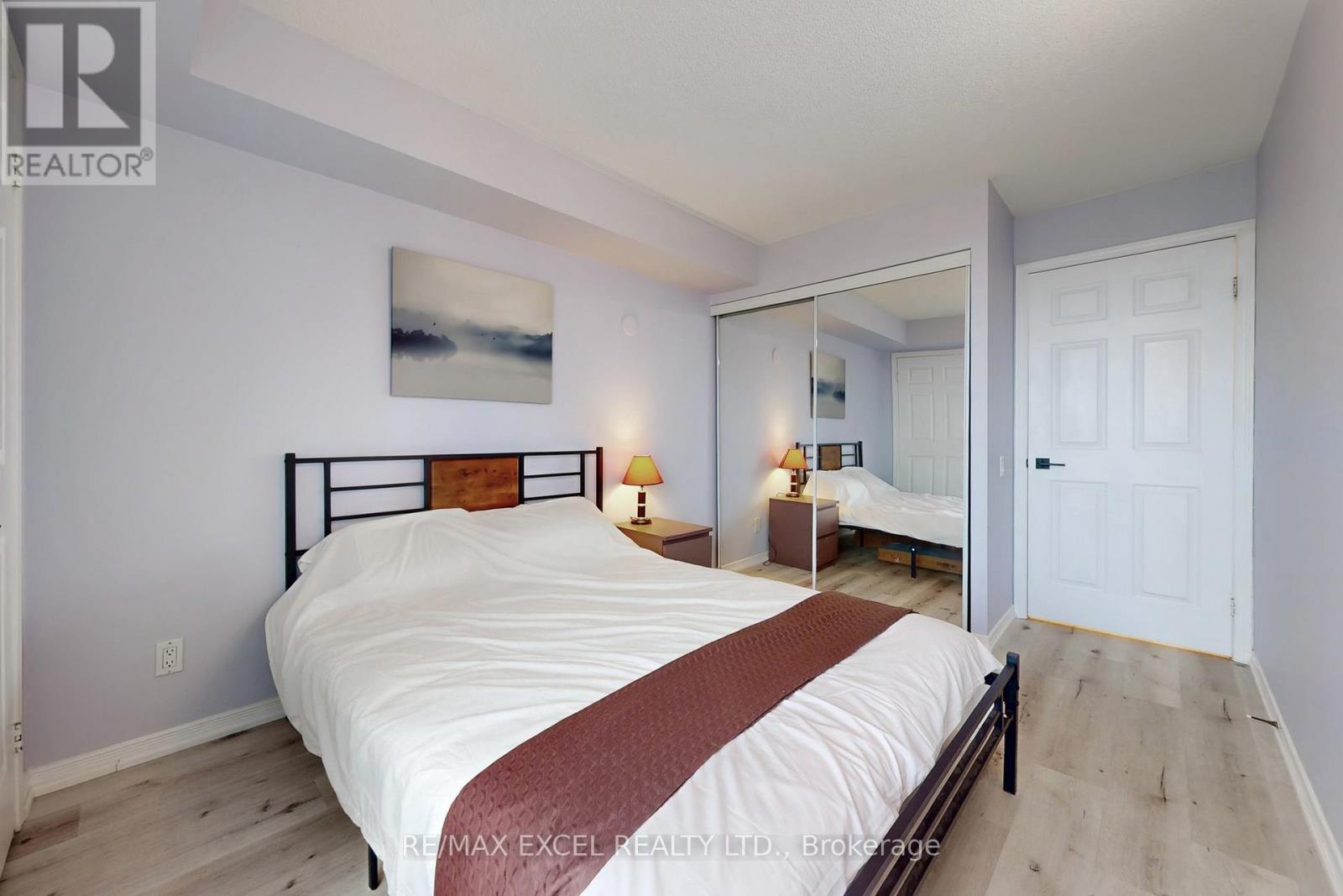 2302 - 8 Hillcrest Avenue Property Photo 30