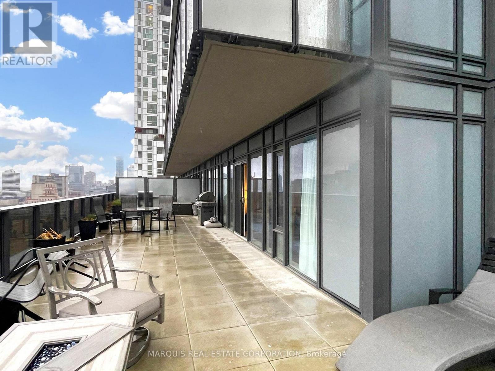505 - 330 Richmond Street W Property Photo 16