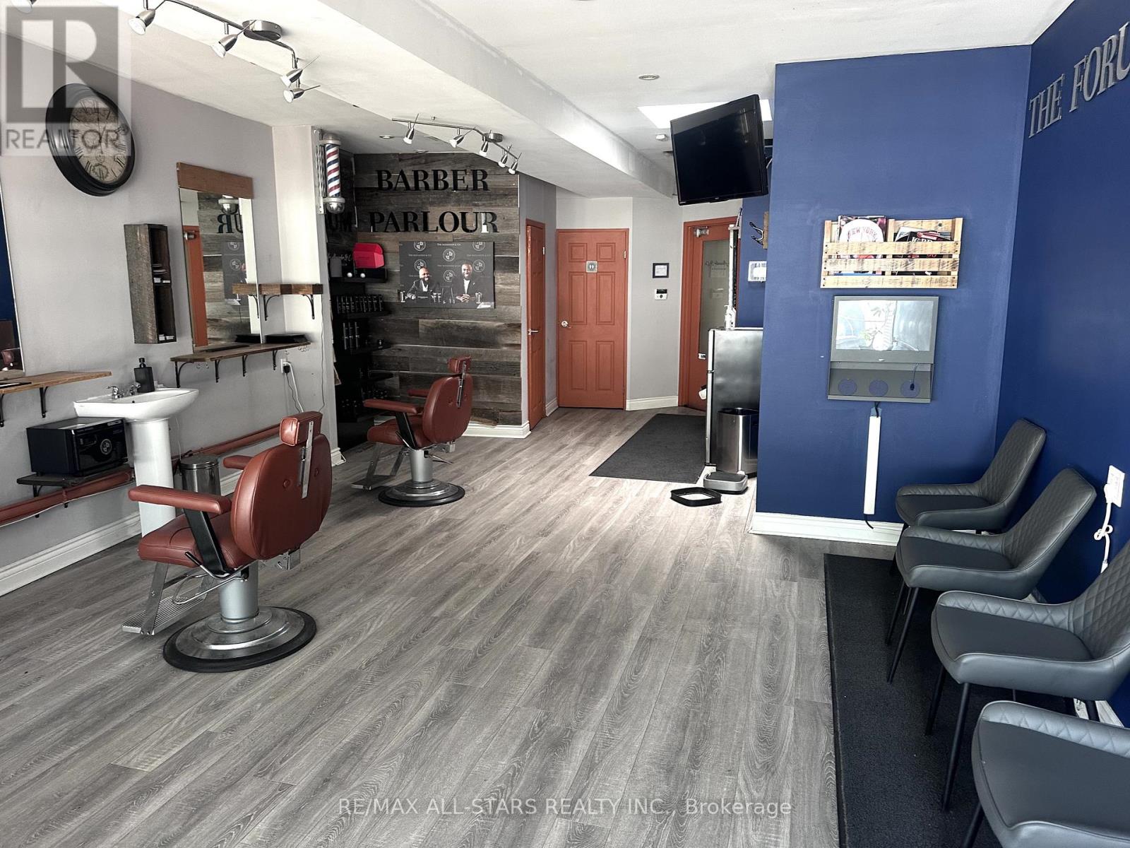 5519 Yonge Street Property Photo 8