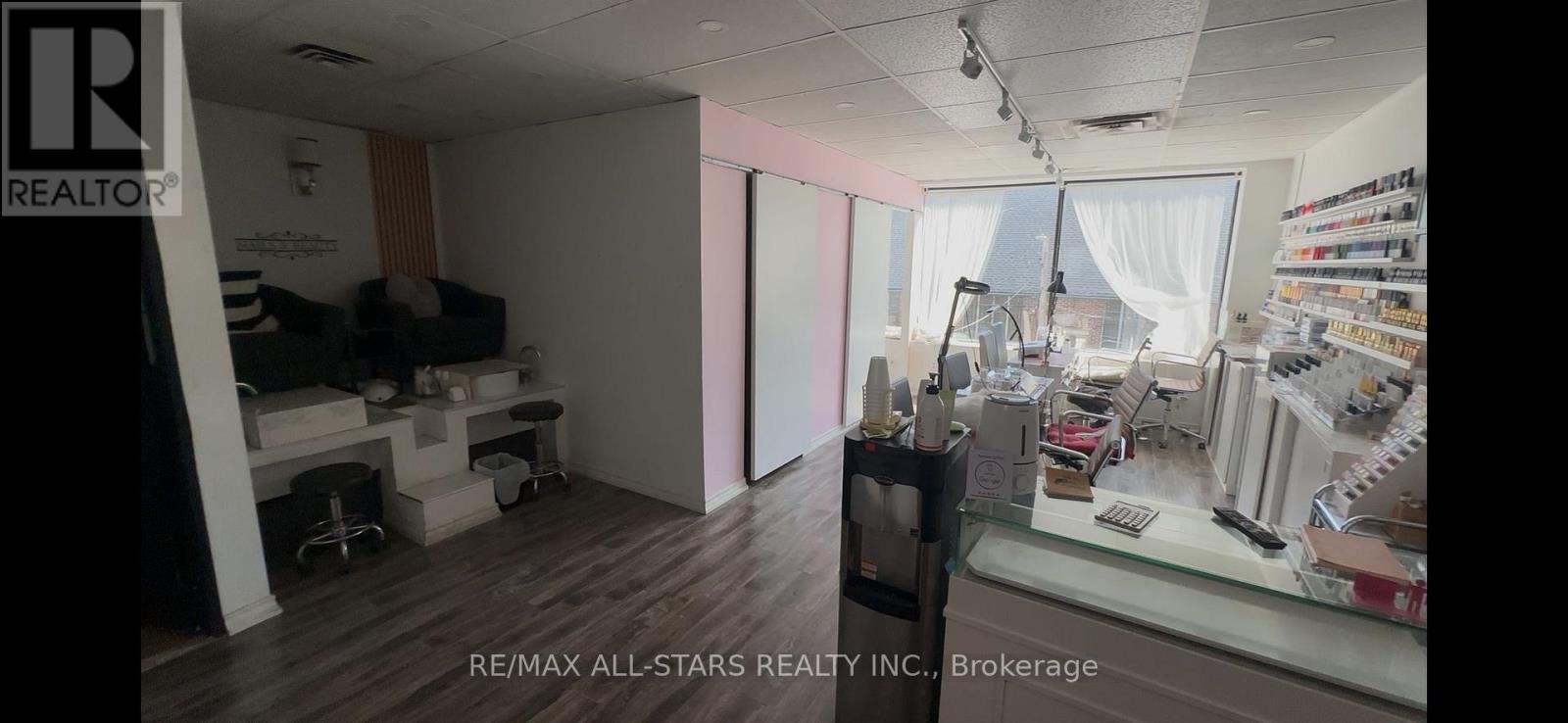 5519 Yonge Street Property Photo 9
