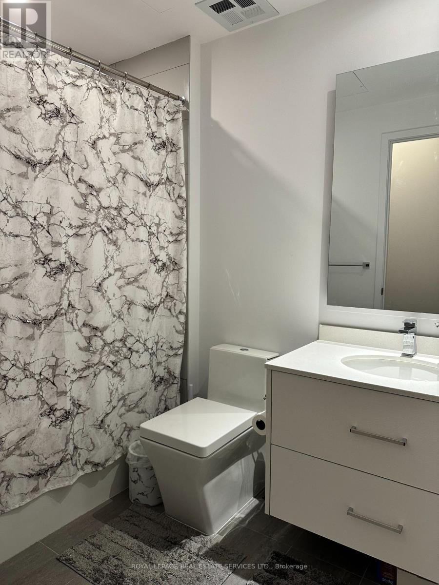 2703 - 488 University Avenue Property Photo 14