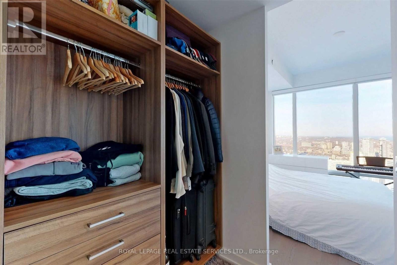 2703 - 488 University Avenue Property Photo 21
