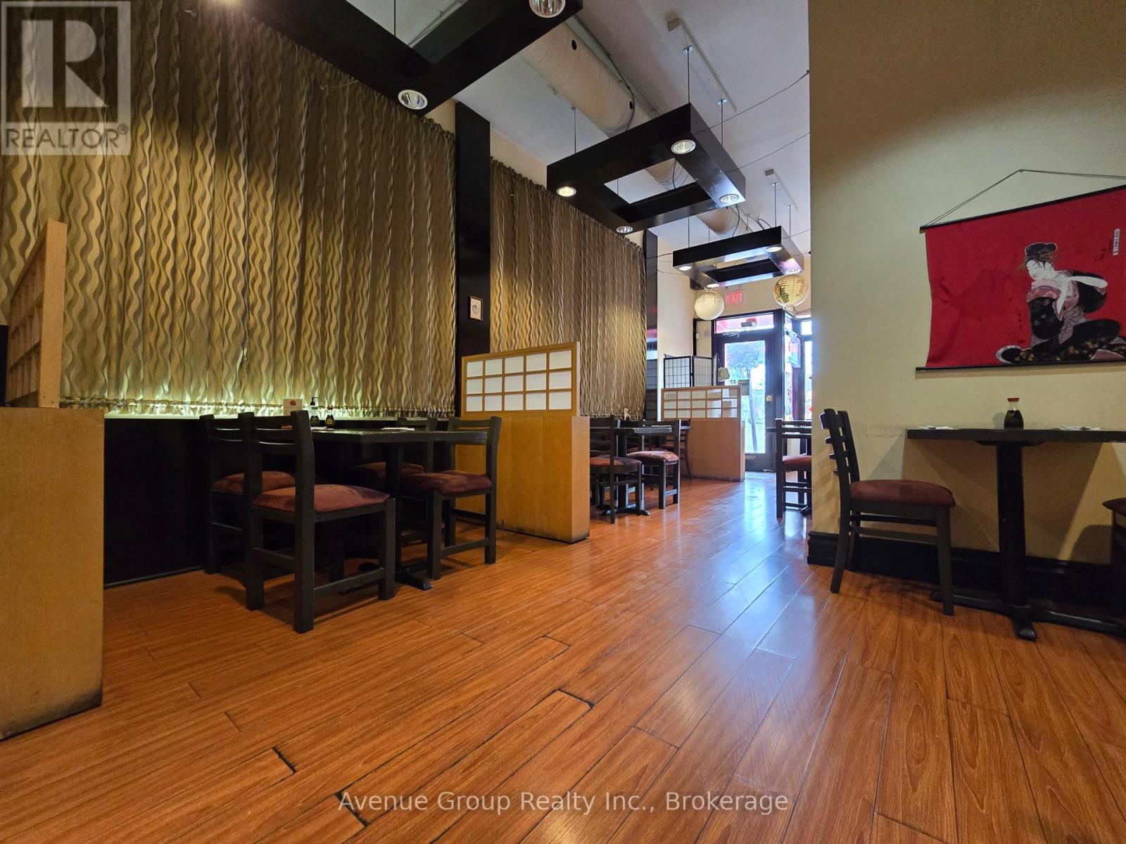 376 Eglinton Avenue W Property Photo 6