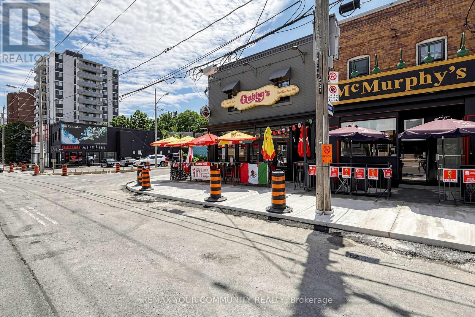 383 Eglinton Avenue E Property Photo 4