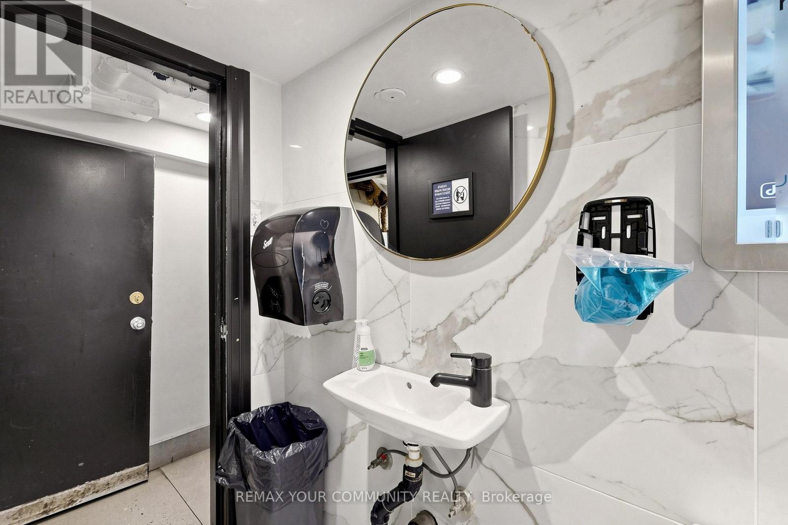 383 Eglinton Avenue E Property Photo 41