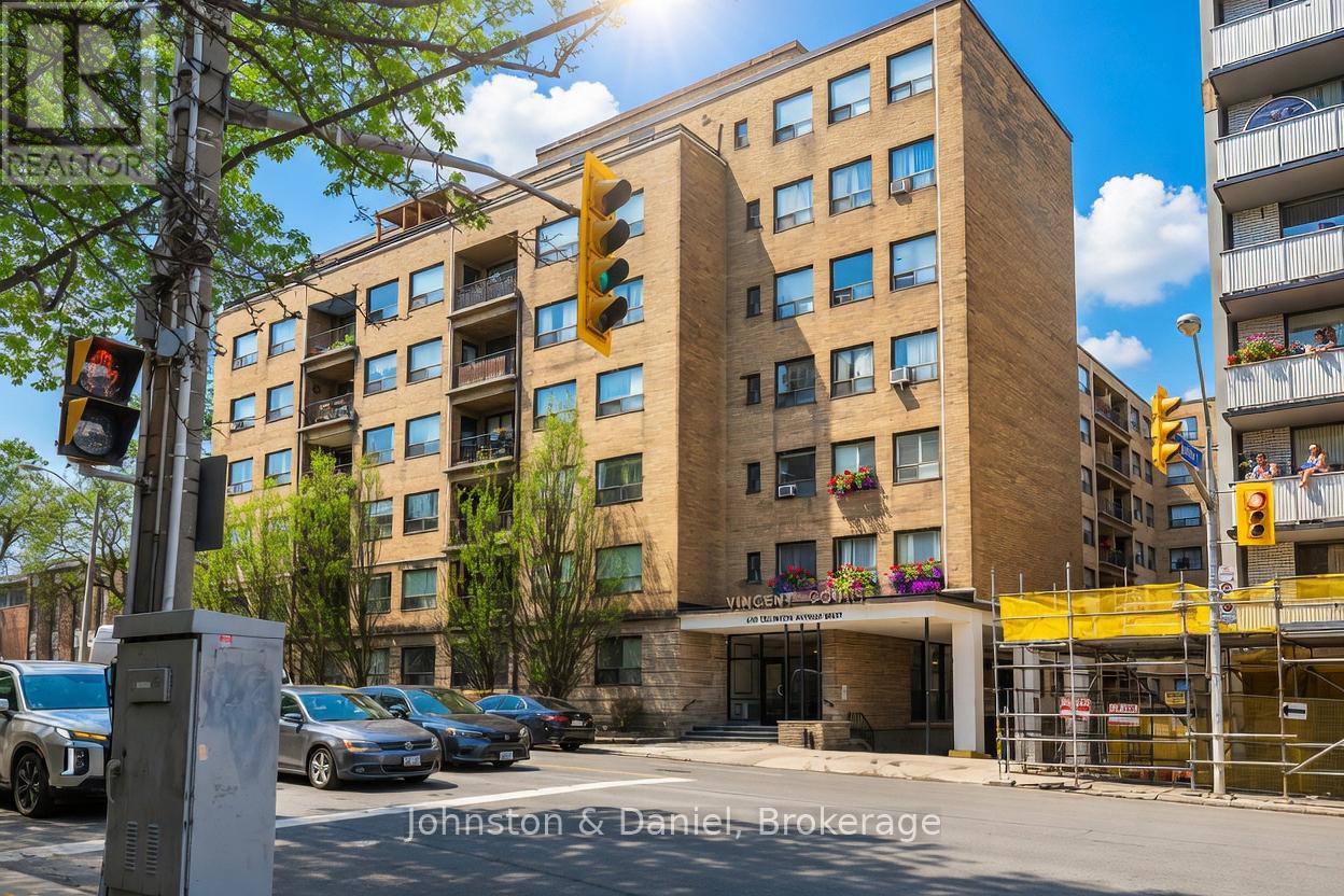 716 - 660 Eglinton Avenue W Property Photo 1