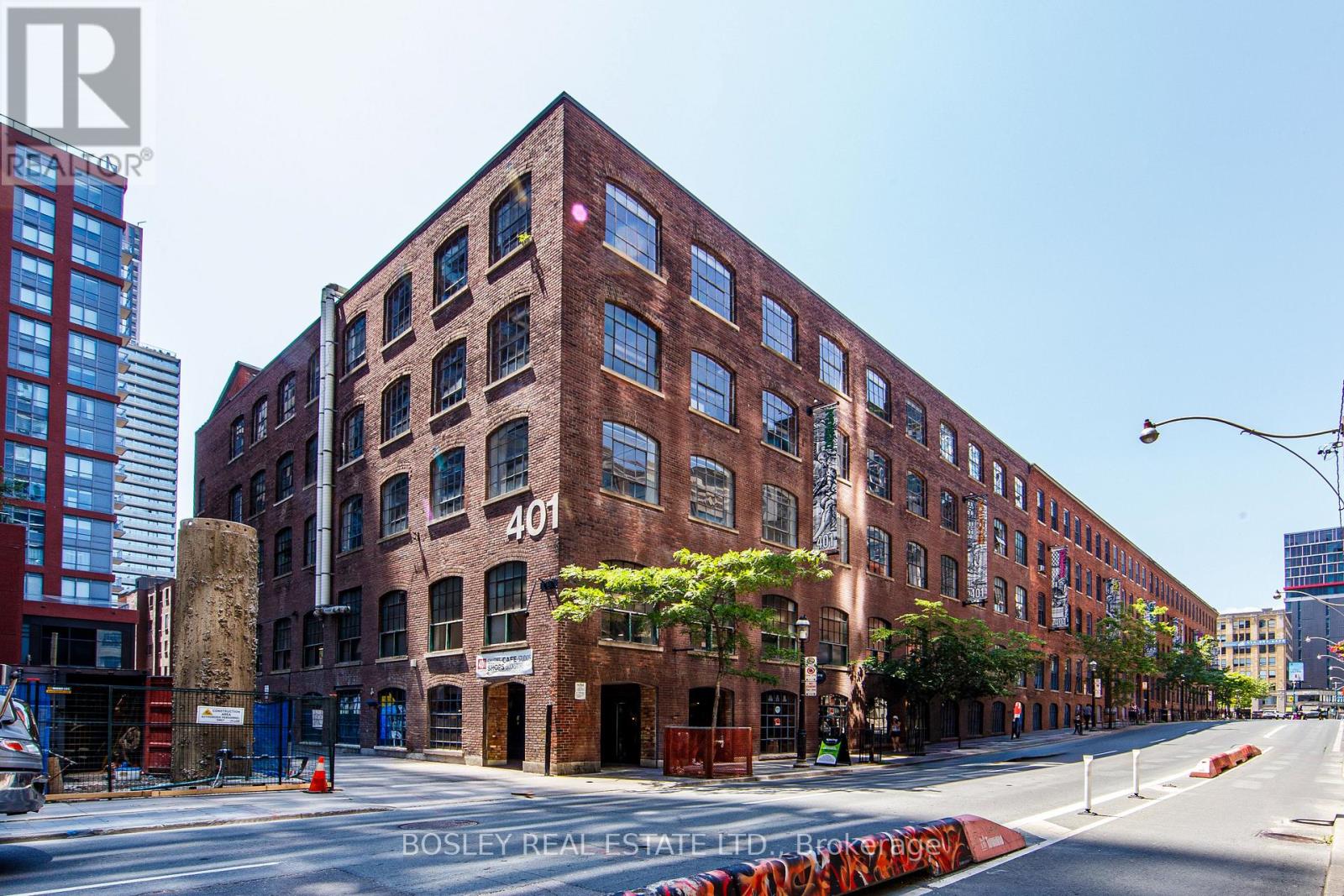 208 - 401 Richmond Street W Property Photo 1