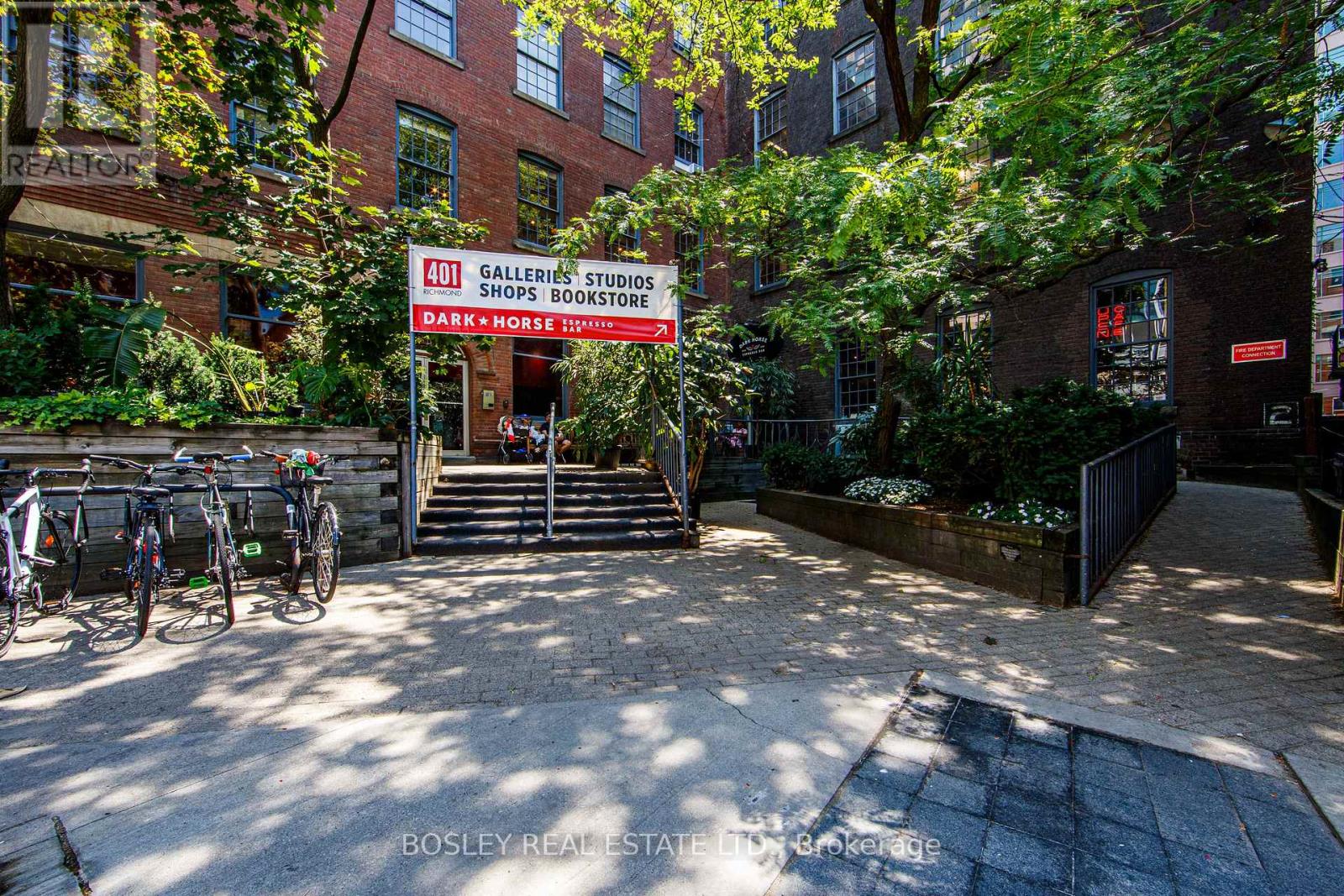 208 - 401 Richmond Street W Property Photo 2