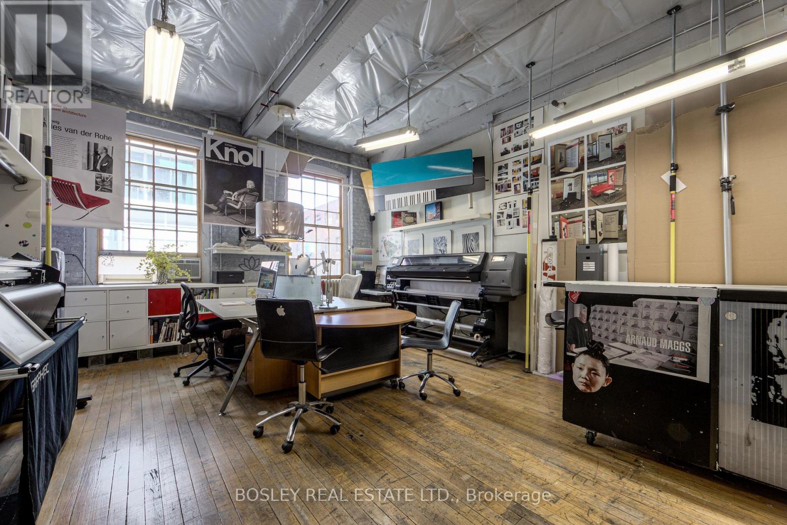 208 - 401 Richmond Street W Property Photo 6