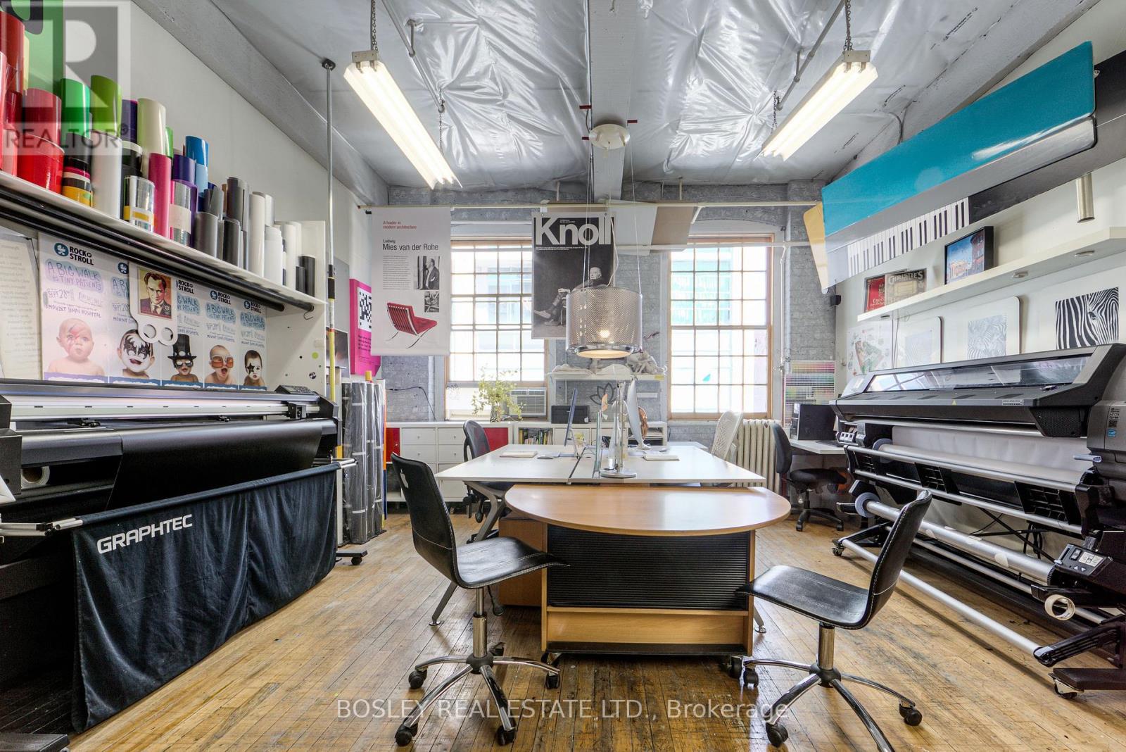 208 - 401 Richmond Street W Property Photo 7