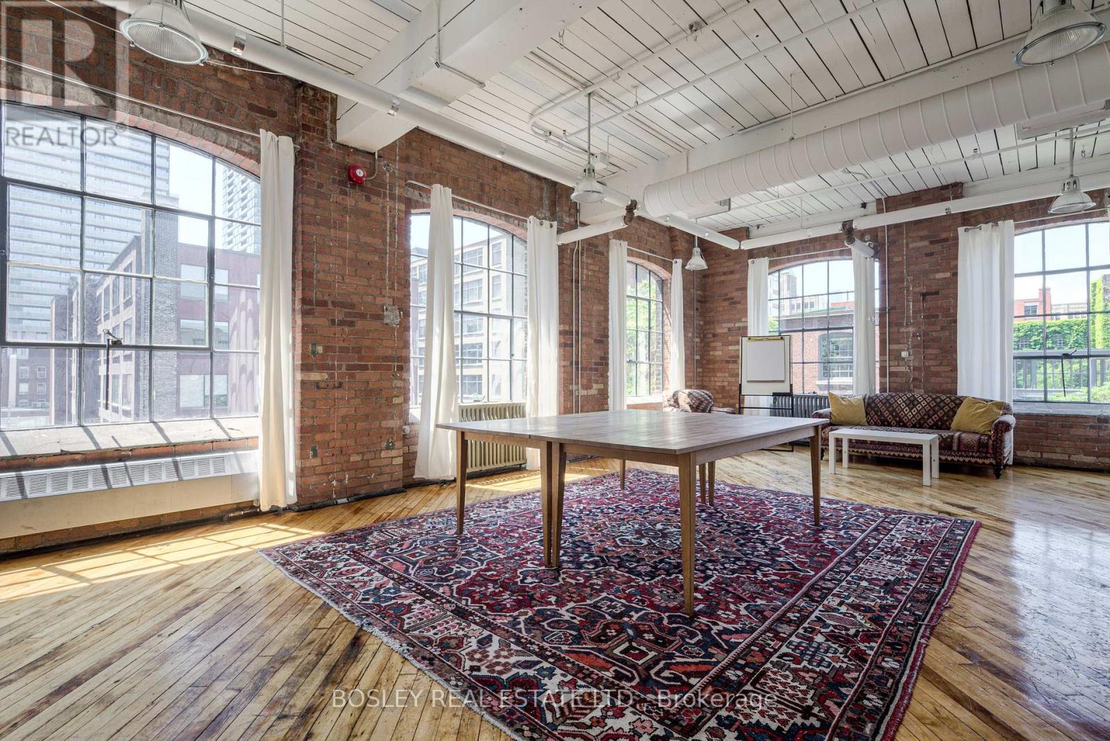 208 - 401 Richmond Street W Property Photo 22
