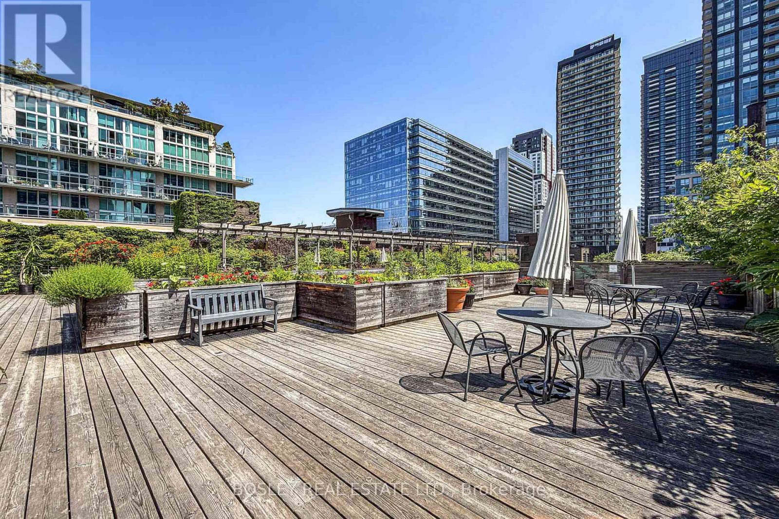 208 - 401 Richmond Street W Property Photo 31