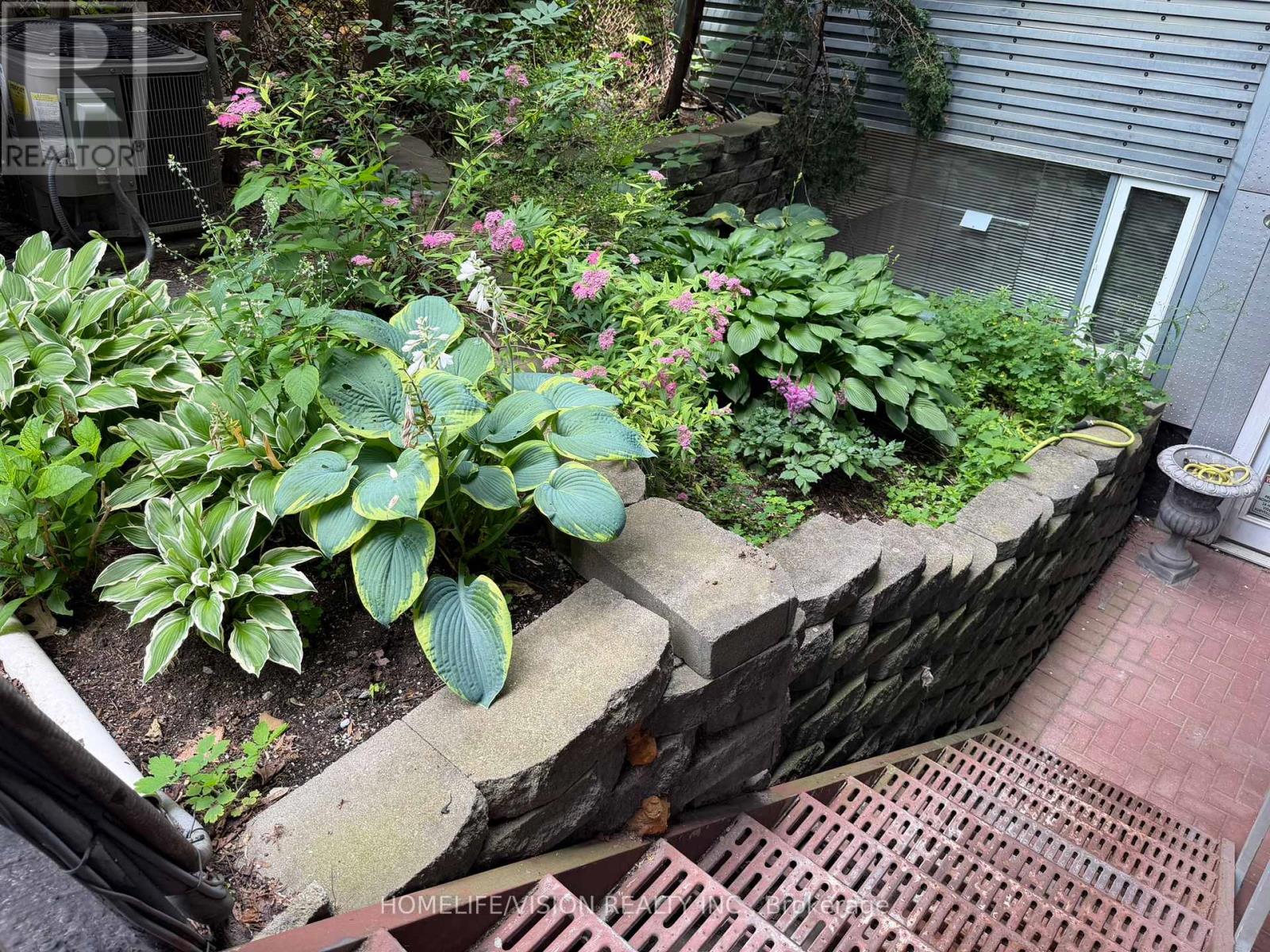 400 Summerhill Avenue Property Photo 4