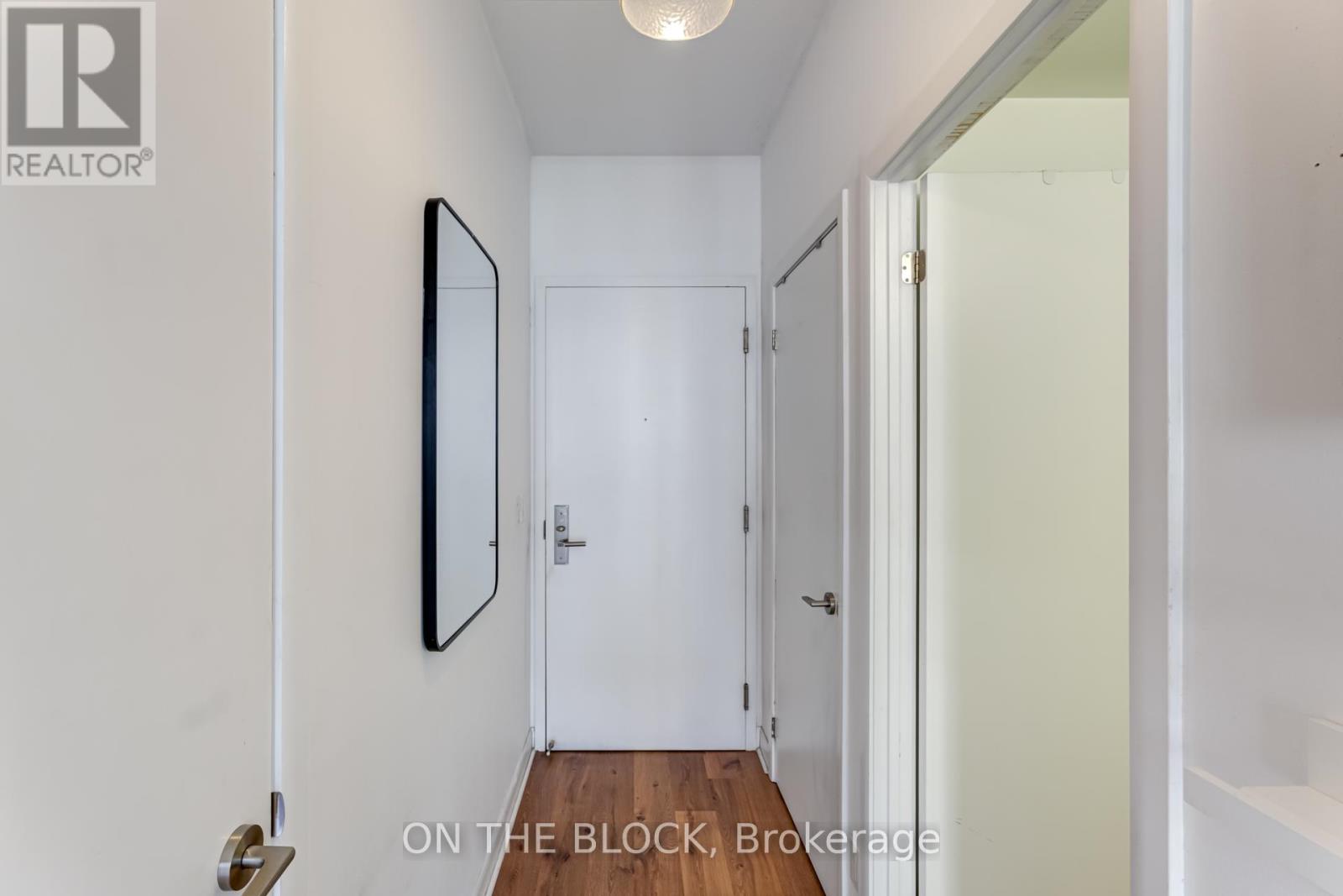 616 - 478 King Street W Property Photo 3